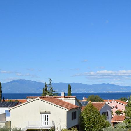 Apartments Pavic Malinska Bagian luar foto